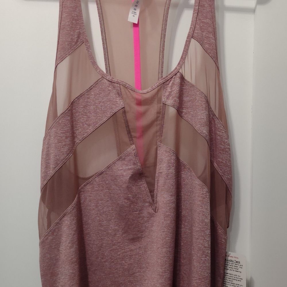 Lululemon tank NWT size. 8